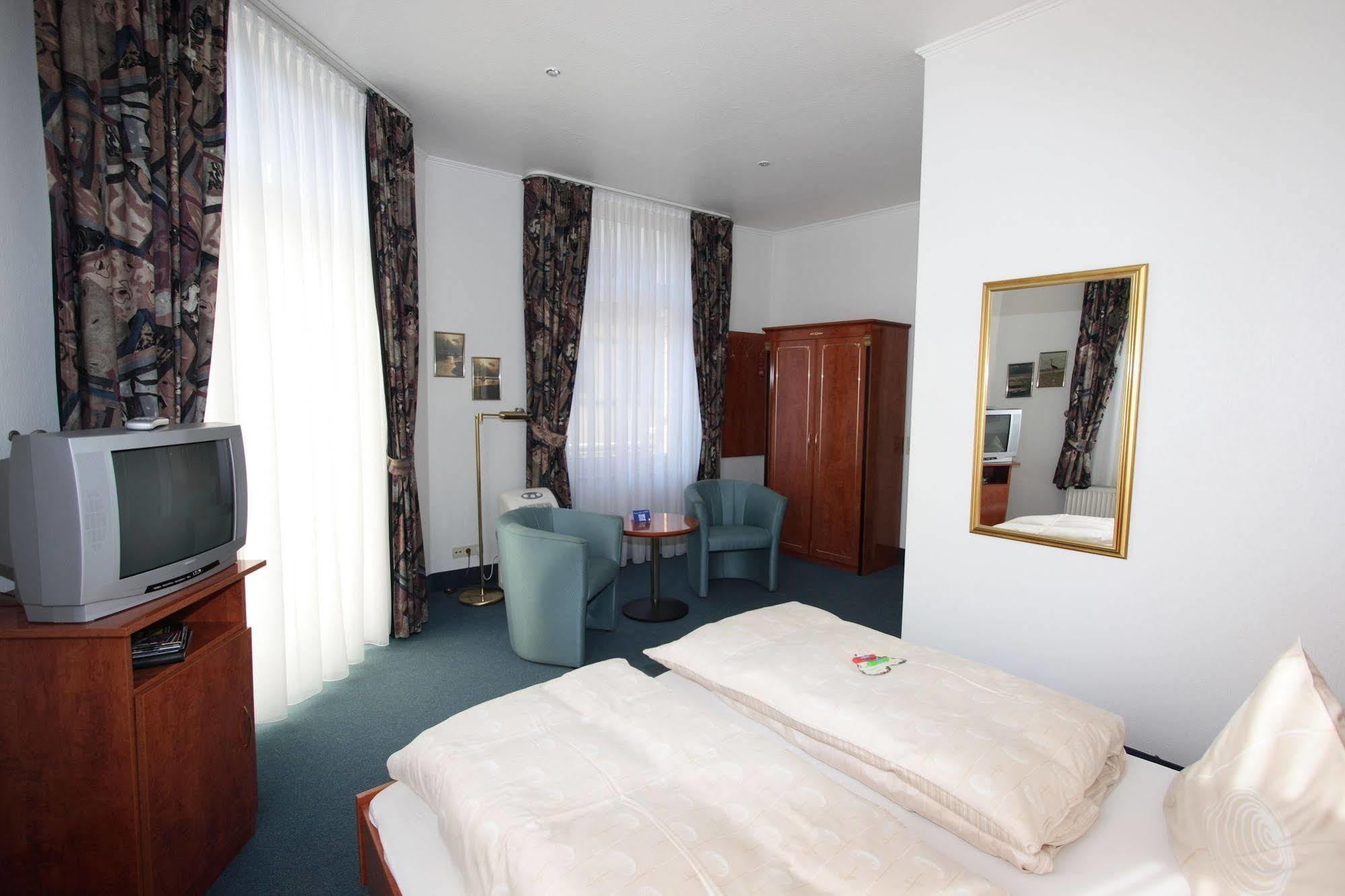 Hotel Garni Haus Hindenburg Кенігсвінтер Екстер'єр фото